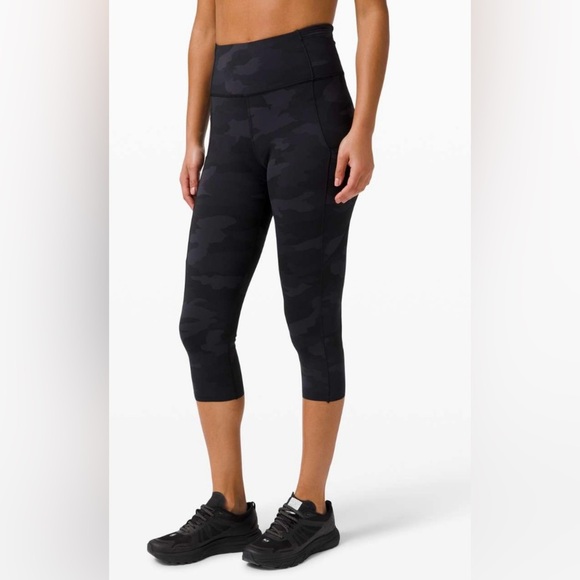 Lululemon Fast and Free Crop II 19" *Non-Reflective W6BCW - Picture 1 of 8